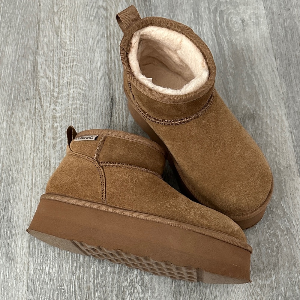 BearPaw Tan Suede platform  Boots size 6 cute